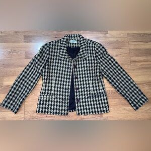 Elegant Houndstooth Blazer in Black and Tan